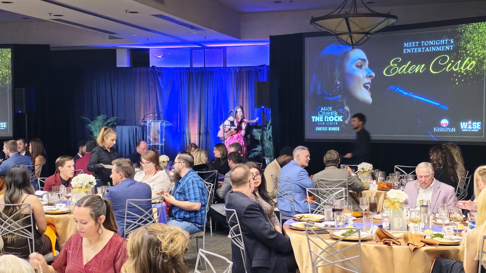 Wise Event at Scottsdale With Steele Family